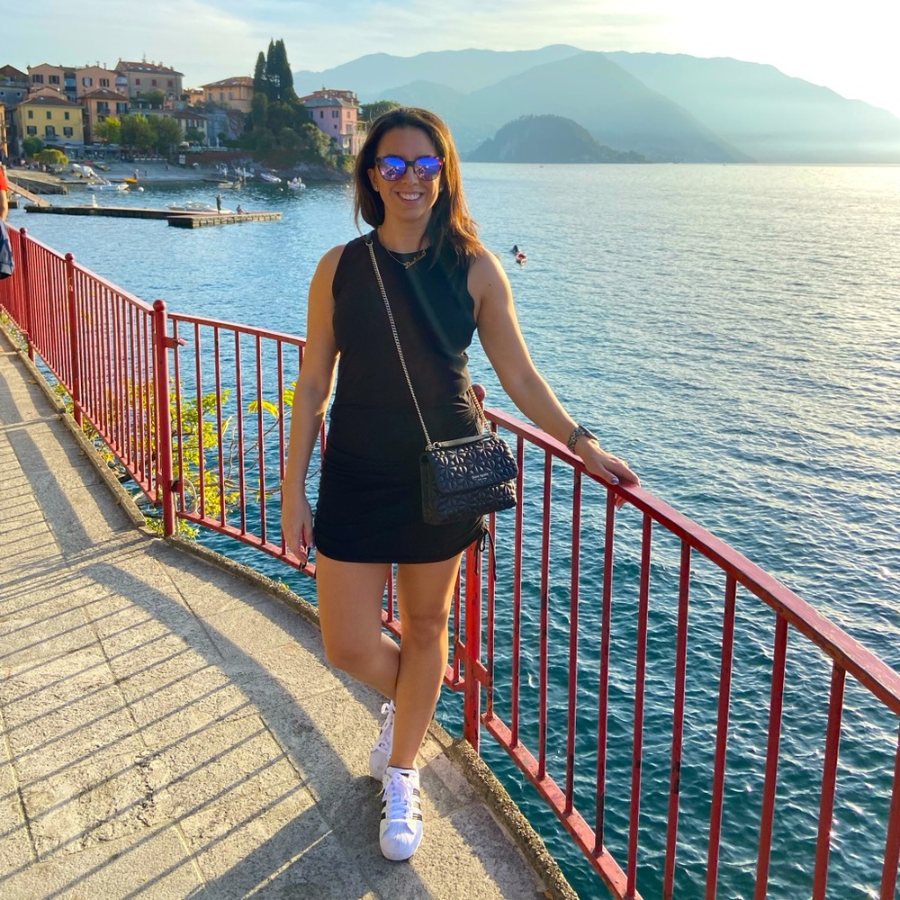 Meet your Posher, Dahlia